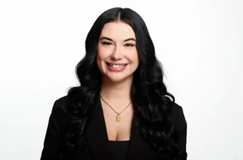 Image of Hannah Mowat, Associate